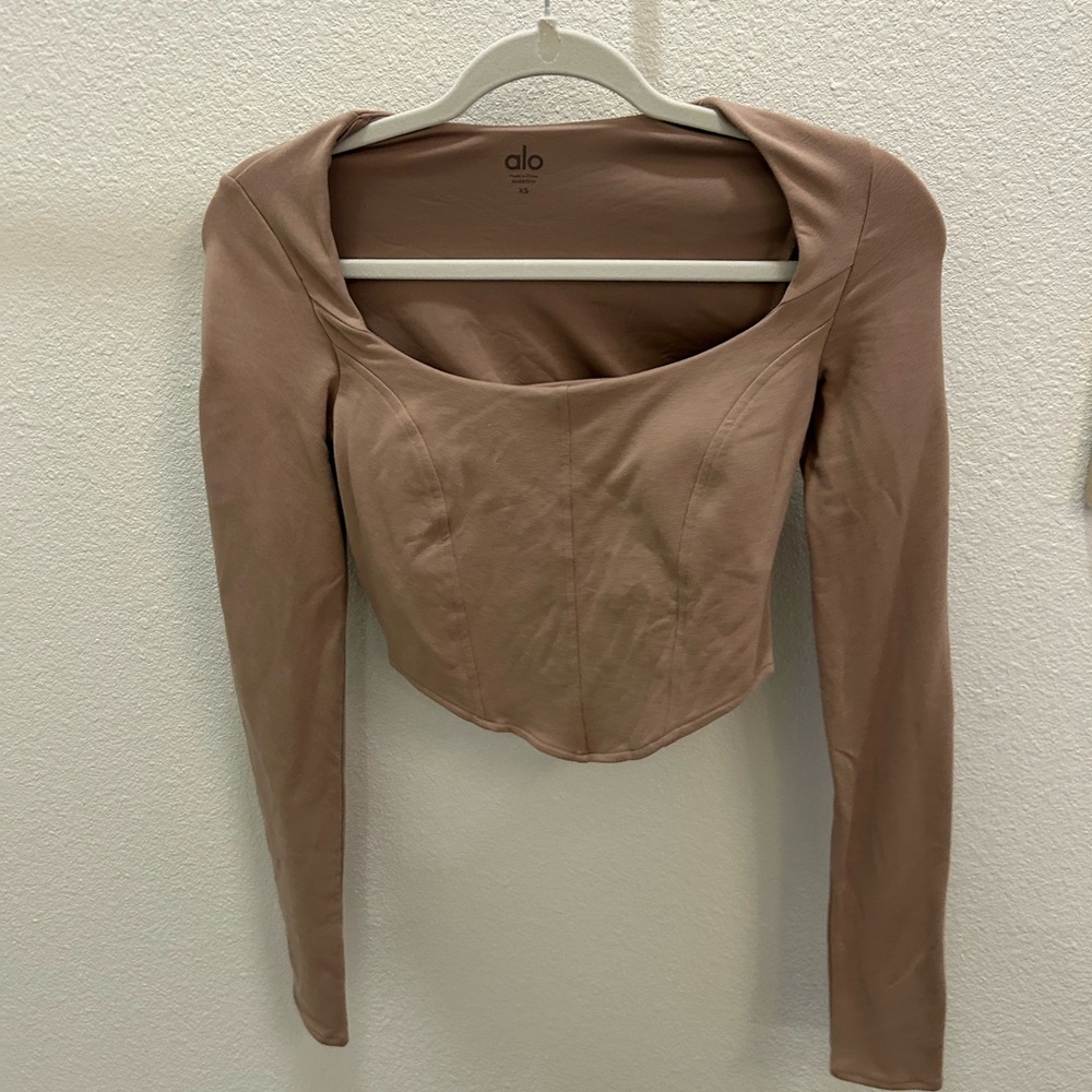 ALO Yoga Tan Long Sleeve